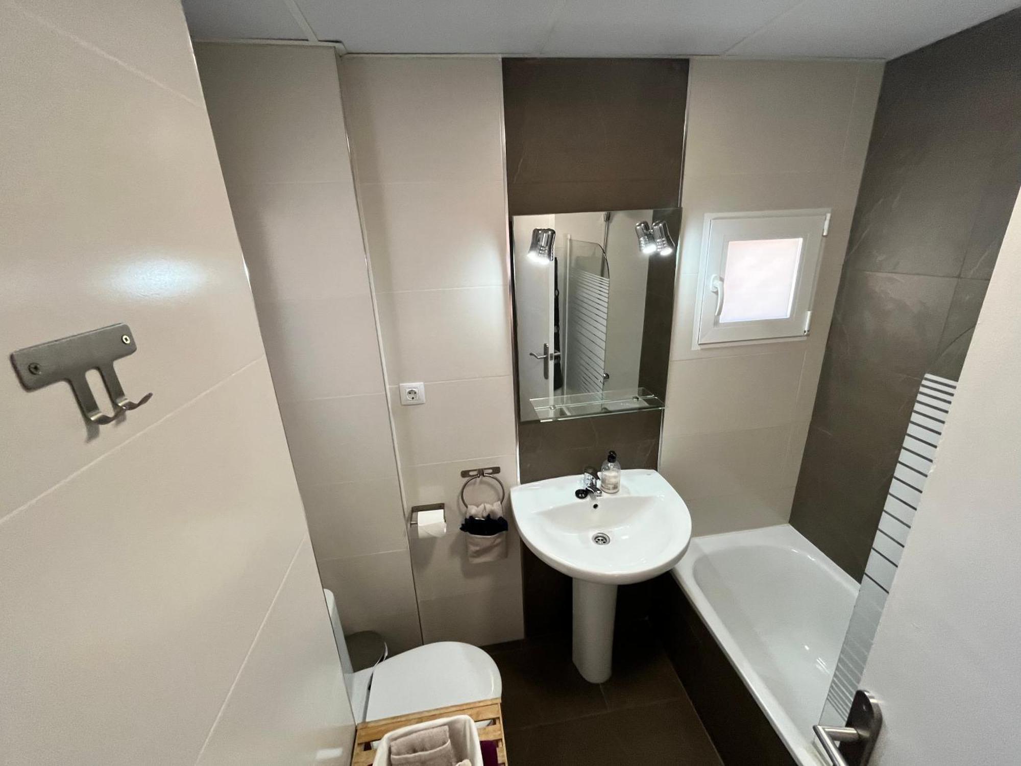4 Bedrooms -Seneca Center Apartment Alicante Exteriör bild